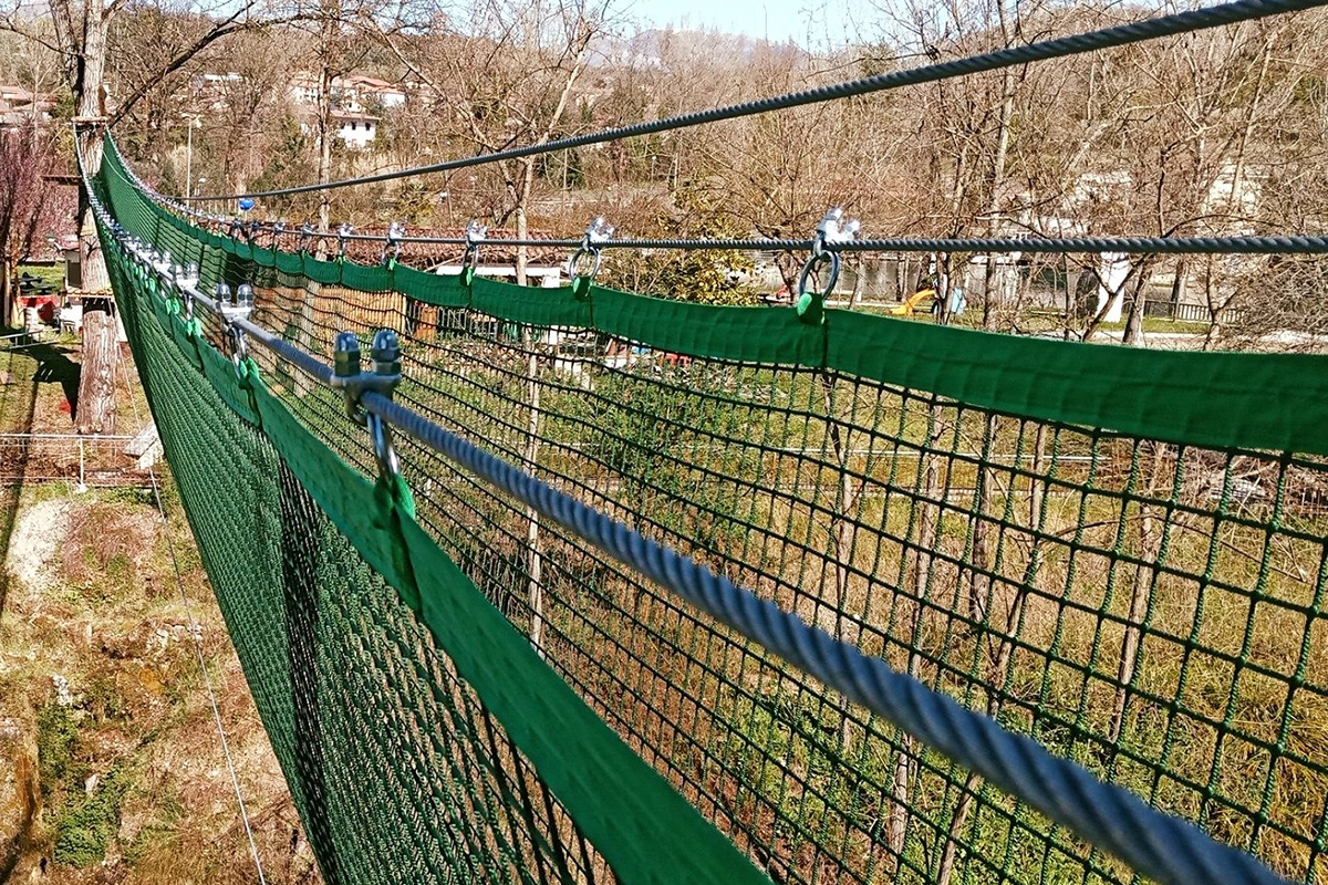 Reti ponti a sacco e arrivo zip-line